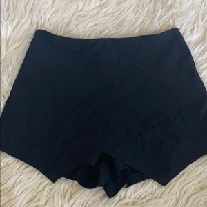 Black skort